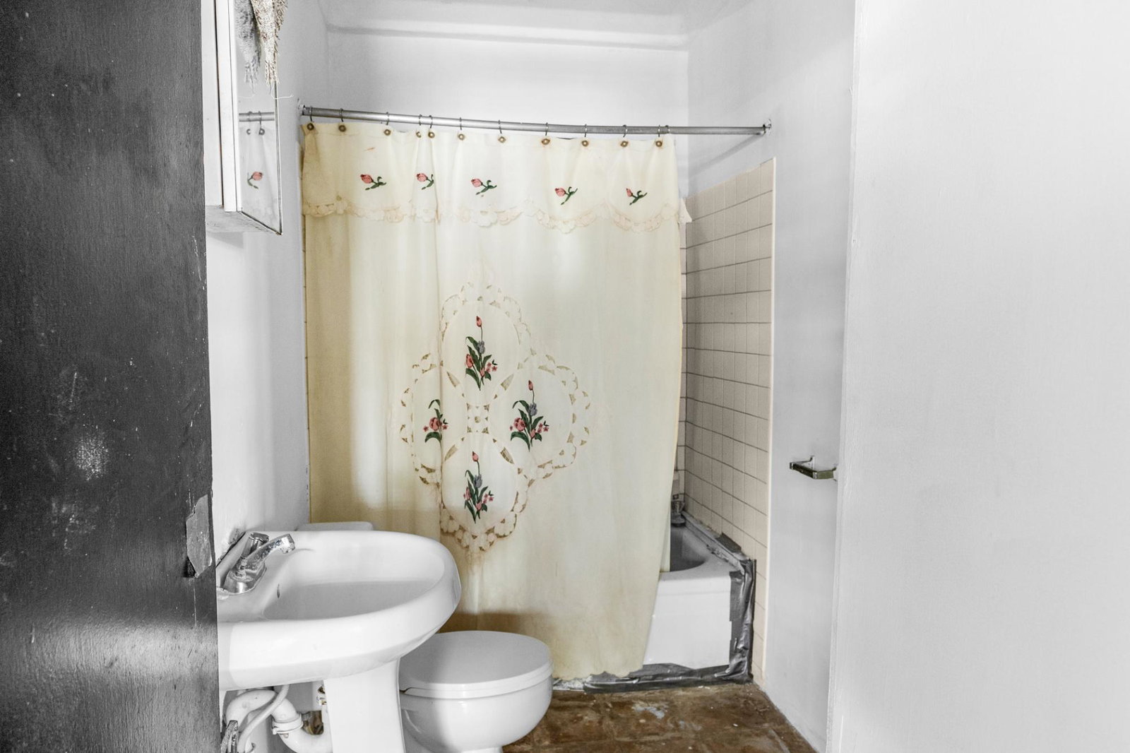 Twelfth image of 83 Enfield Avenue in Bridgeport, St. Catherine, Jamaica - property is For Sale