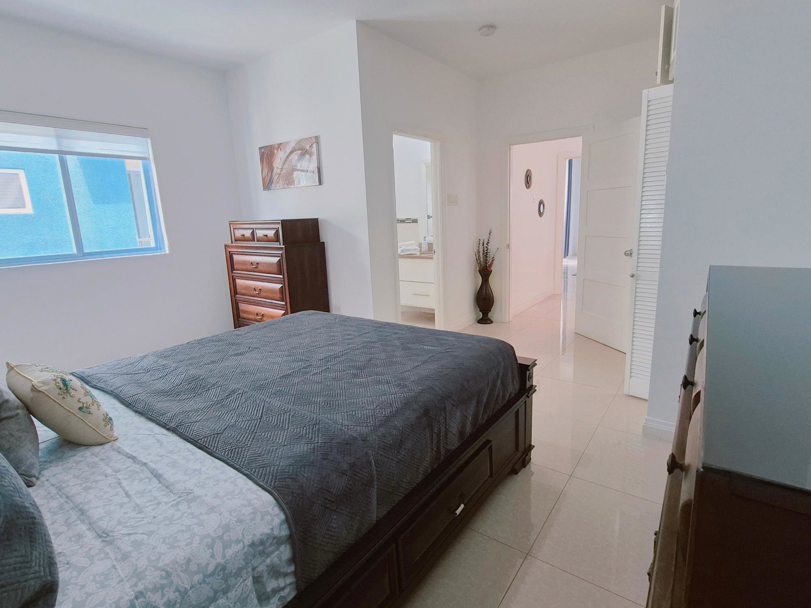 Seventh image of A604-10 Surbiton Road in Kingston 10, St. Andrew, Jamaica - property is For Rent