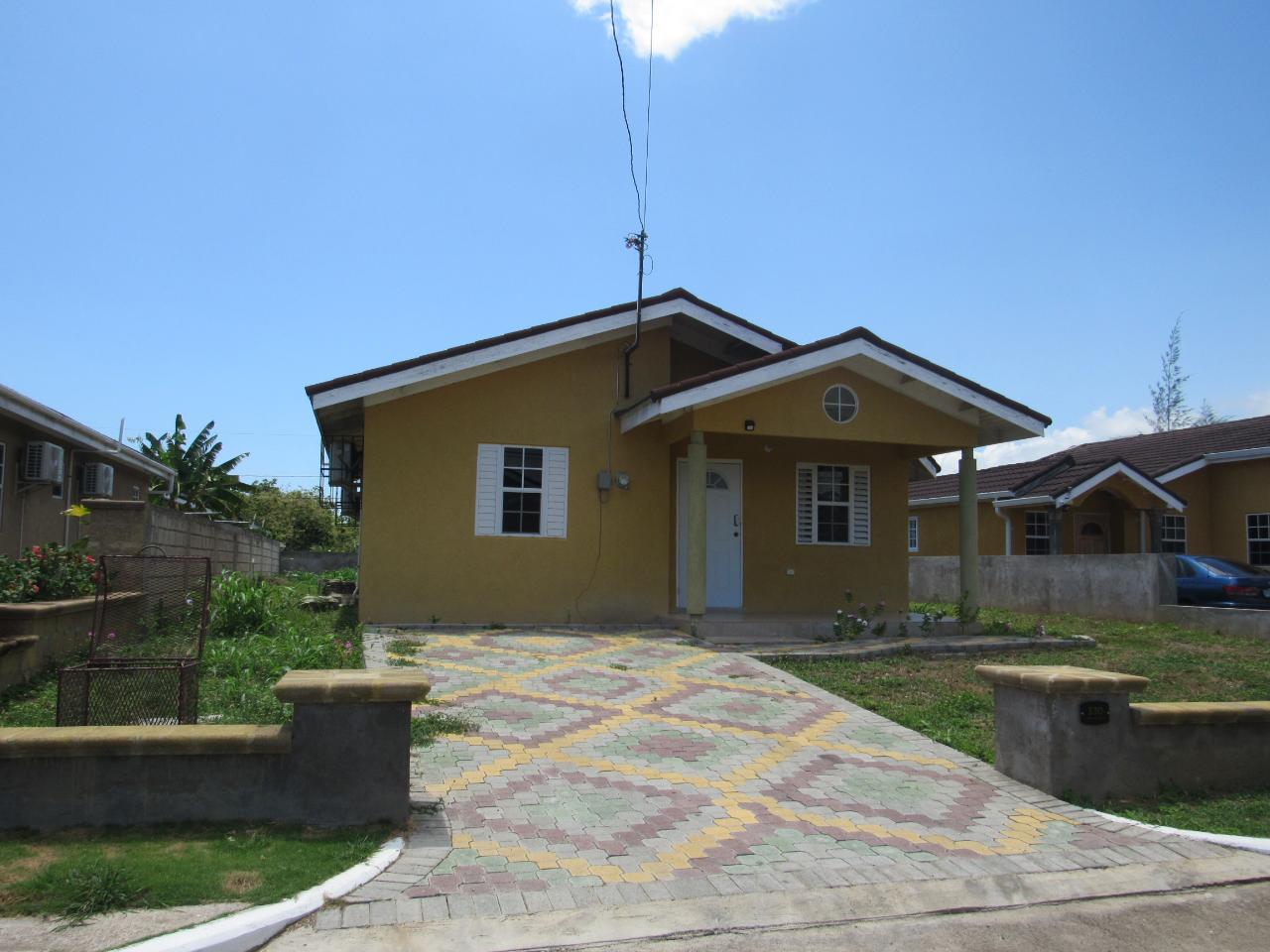Tenth image of 330 Calabash Boulevard in St. Ann's Bay, St. Ann, Jamaica - property is For Rent