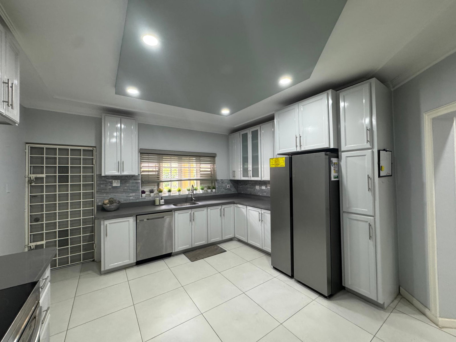 Sixteenth image of 3- Retreat Avenue in Kingston 6, St. Andrew, Jamaica - property is For Rent