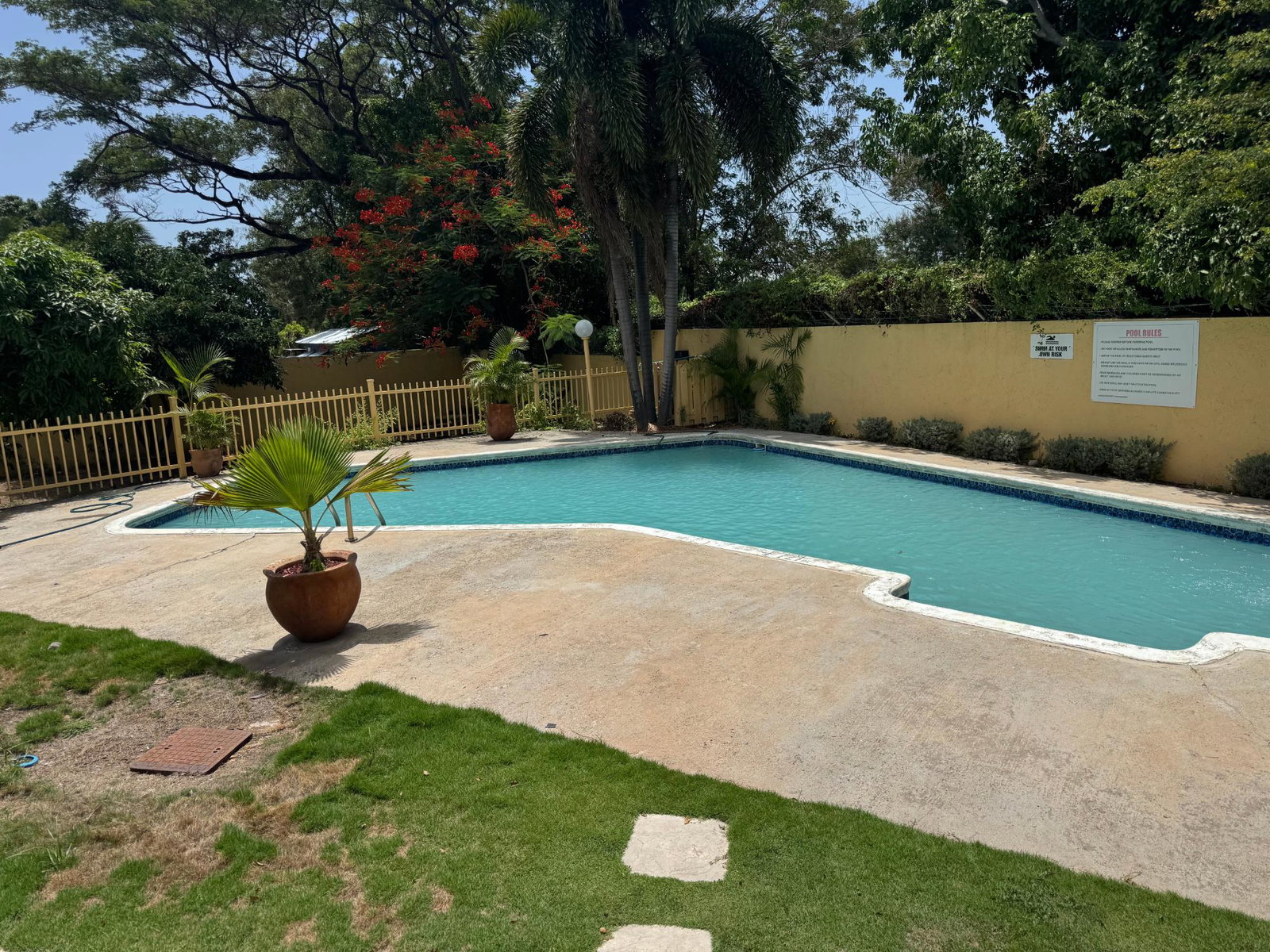 Fourth image of 3- Retreat Avenue in Kingston 6, St. Andrew, Jamaica - property is For Rent