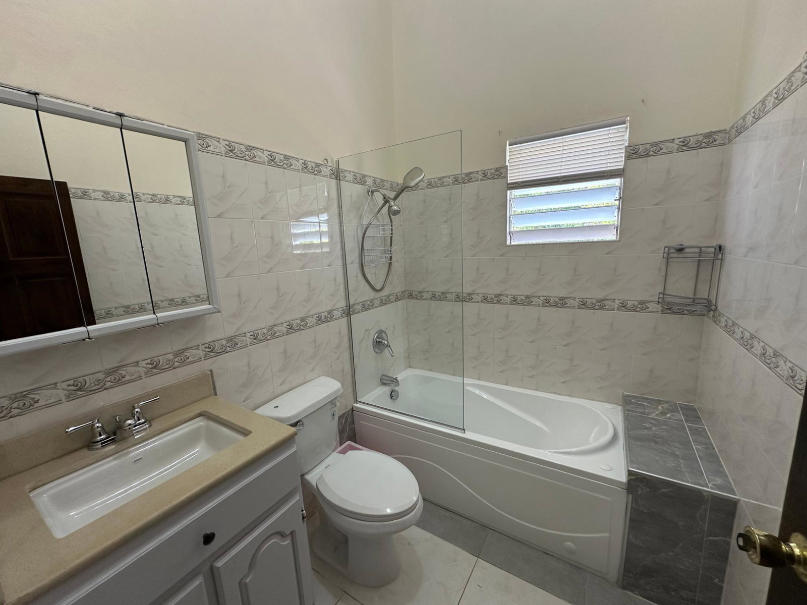 Eleventh image of 14 Blythwood Drive in Kingston 6, St. Andrew, Jamaica - property is For Rent