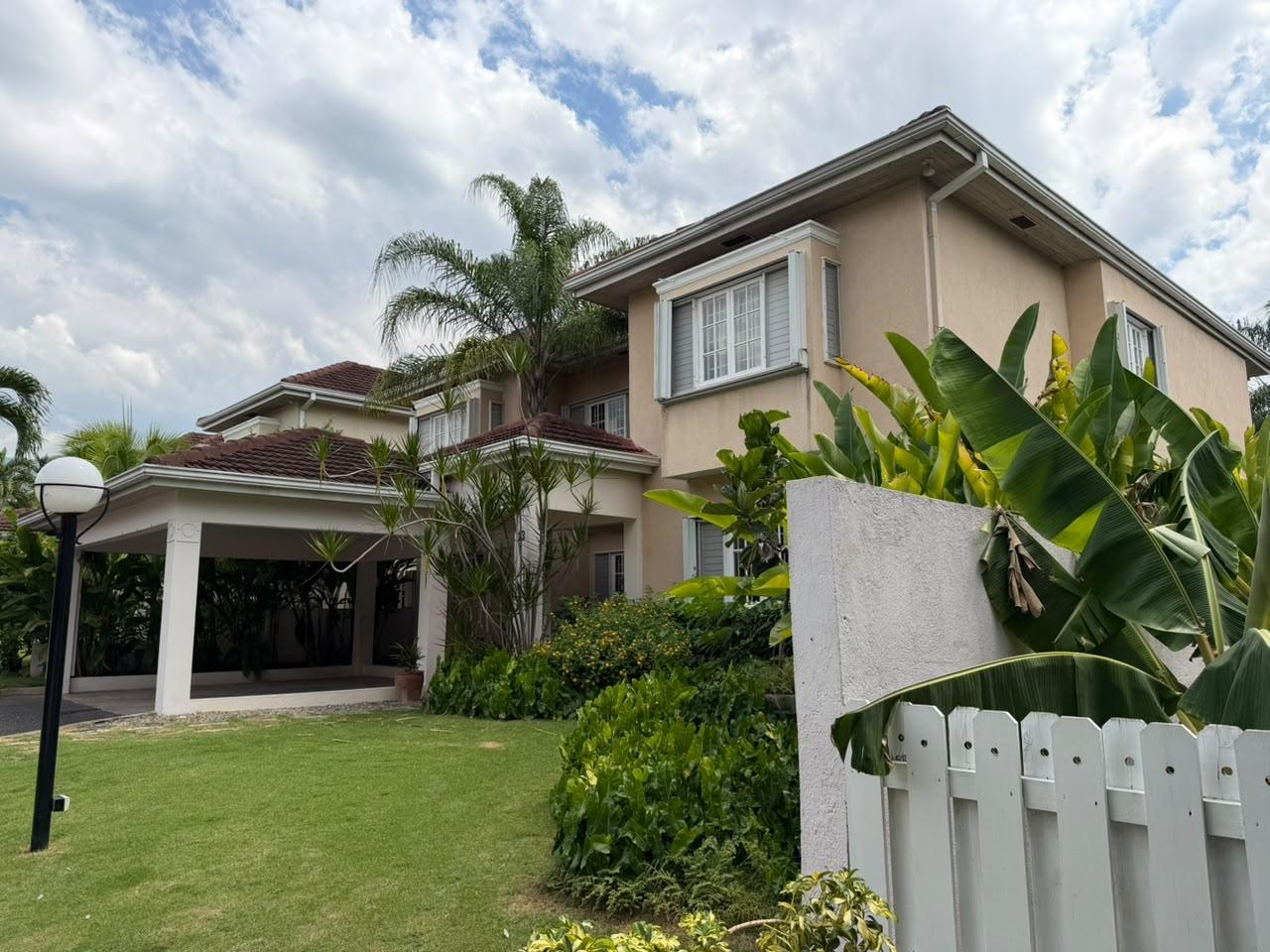 Fourth image of 13-24 Earls Court Chateaux, Kin in Kingston 8, St. Andrew, Jamaica - property is For Sale