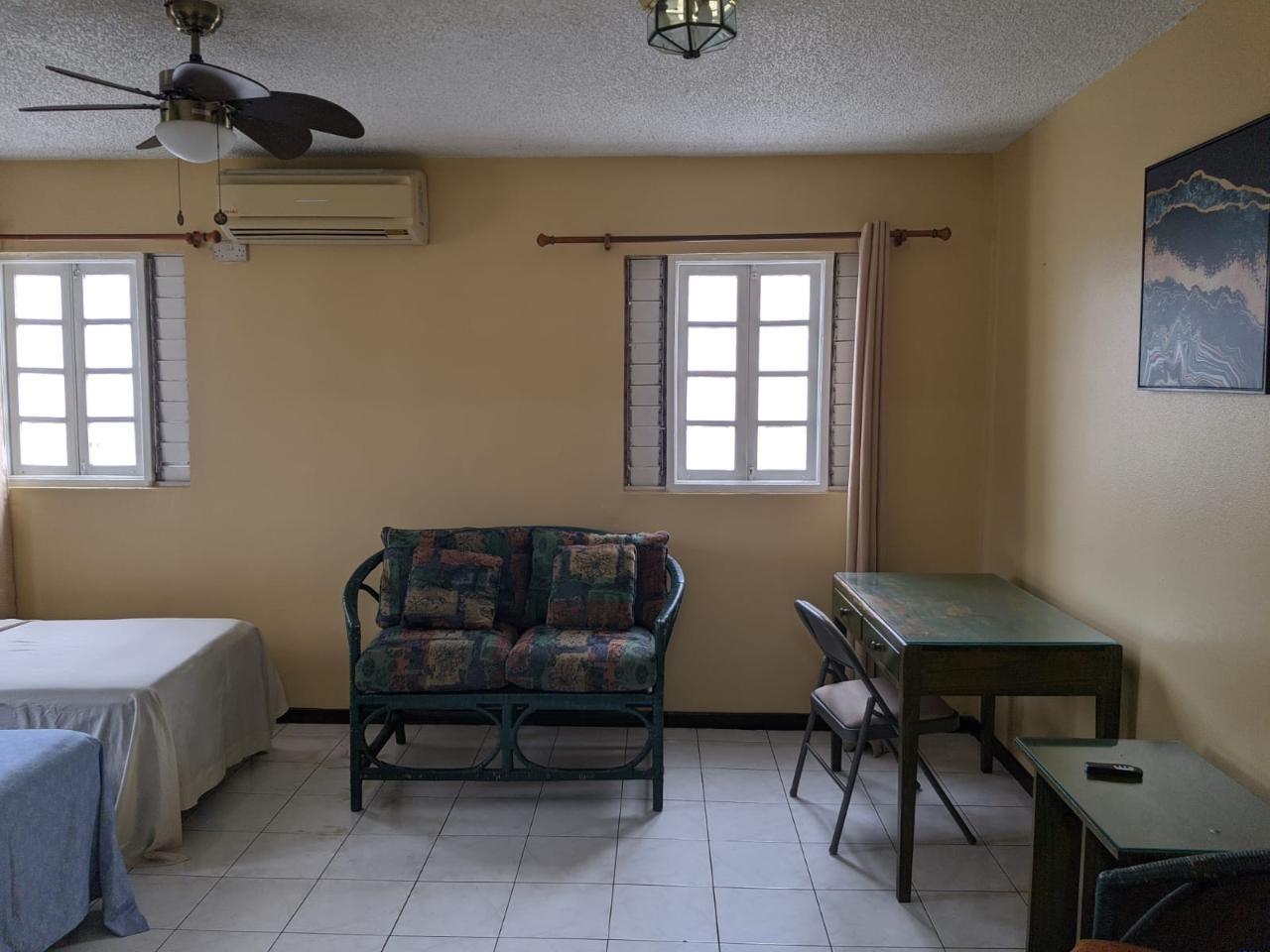 Third image of 401a-116 Constant Spring Road in Constant Spring P.O., St. Andrew, Jamaica - property is For Rent