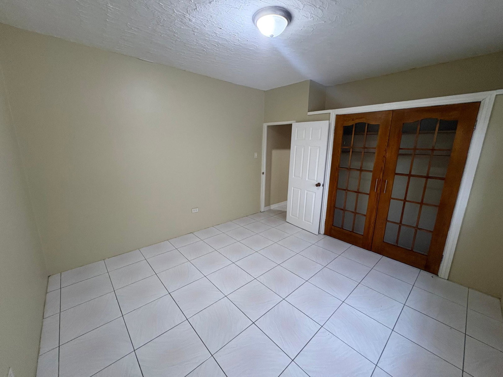 Seventeenth image of 4 Candlelight Crescent in Kingston 19, St. Andrew, Jamaica - property is For Rent