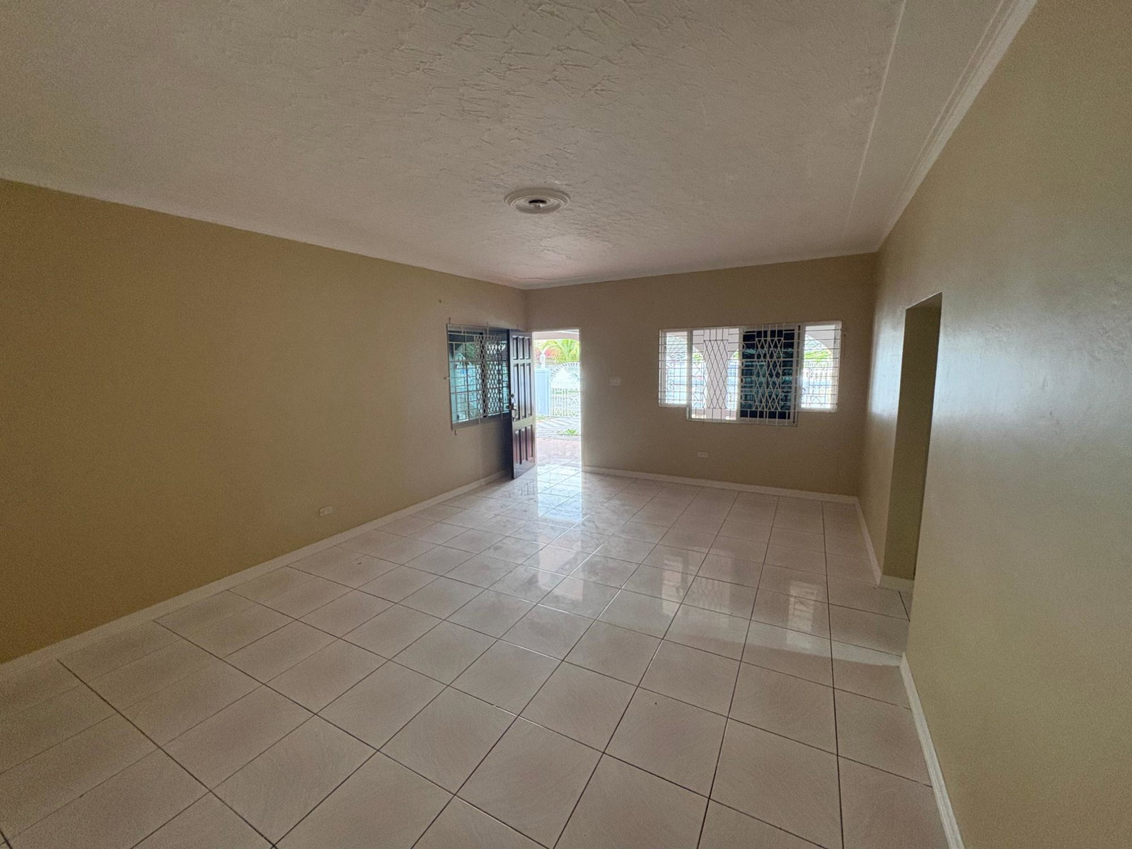 Ninth image of 4 Candlelight Crescent in Kingston 19, St. Andrew, Jamaica - property is For Rent