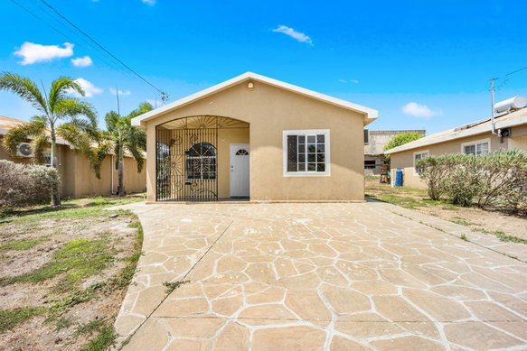 First image of 904 Limestone Crescent in Phoenix Park, St. Catherine, Jamaica - property is For Rent