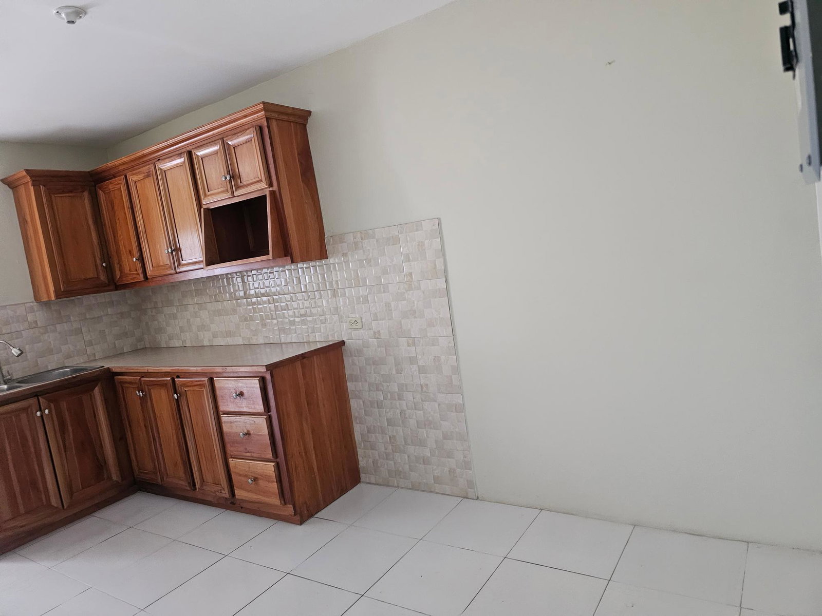 Fourth image of 2-3 Gilmour Drive, Kgn 20 in Kingston 20, St. Andrew, Jamaica - property is For Rent