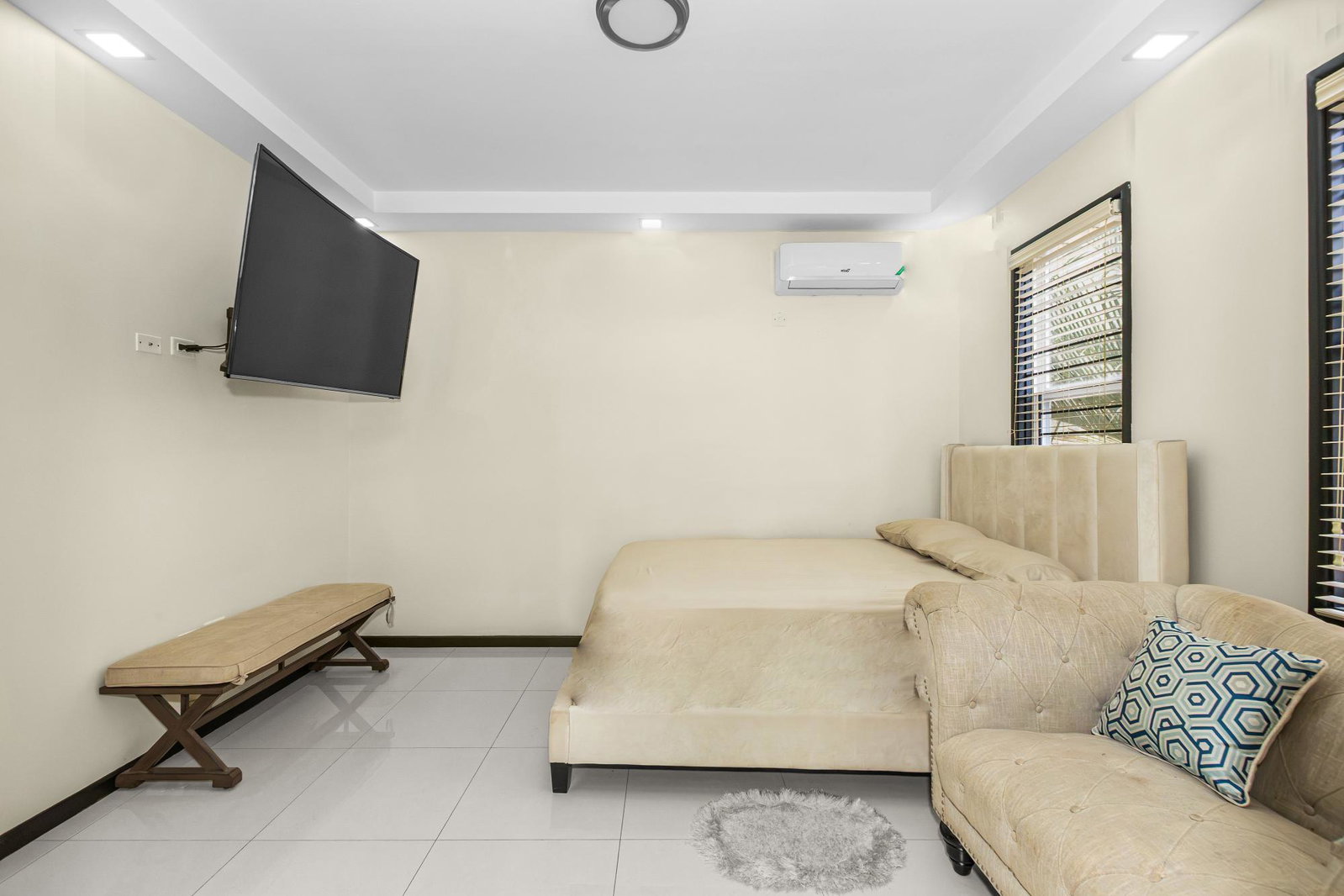 Twelfth image of 4-7 Degenhardt Close in Kingston 6, St. Andrew, Jamaica - property is For Sale