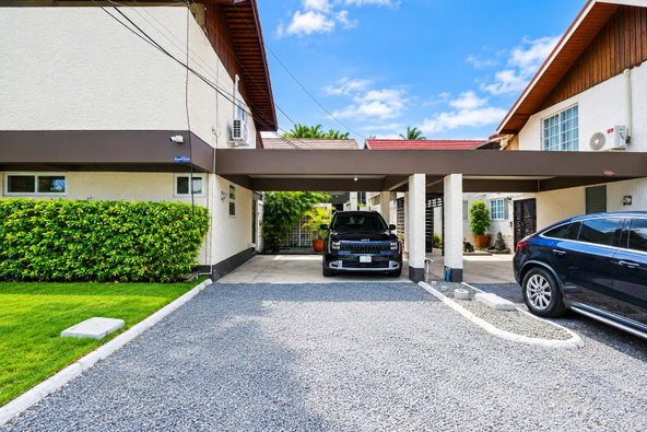 Second image of 11 Surbiton Manor Close in Kingston 10, St. Andrew, Jamaica - property is For Rent