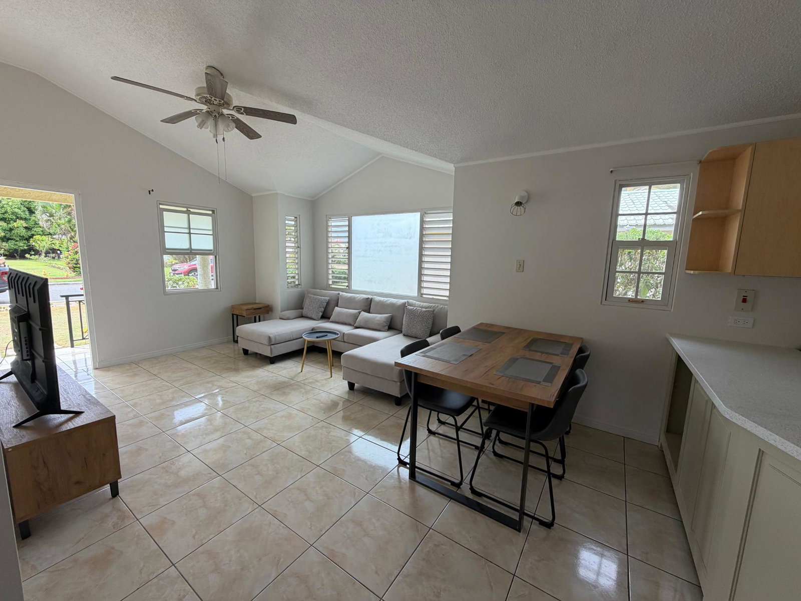 Ninth image of 59 Collingswood Circle in Portmore Country Club, St. Catherine, Jamaica - property is For Rent