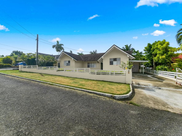 Second image of 3 Orange Crescent in Stony Hill P.O., St. Andrew, Jamaica - property is For Rent