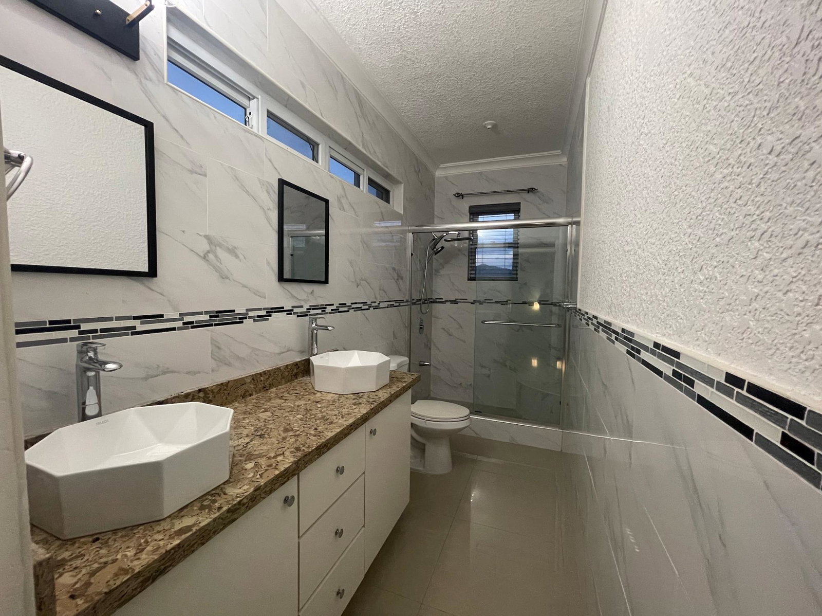 Thirtieth image of Ph-10 Sunset Drive in Kingston 8, St. Andrew, Jamaica - property is For Rent