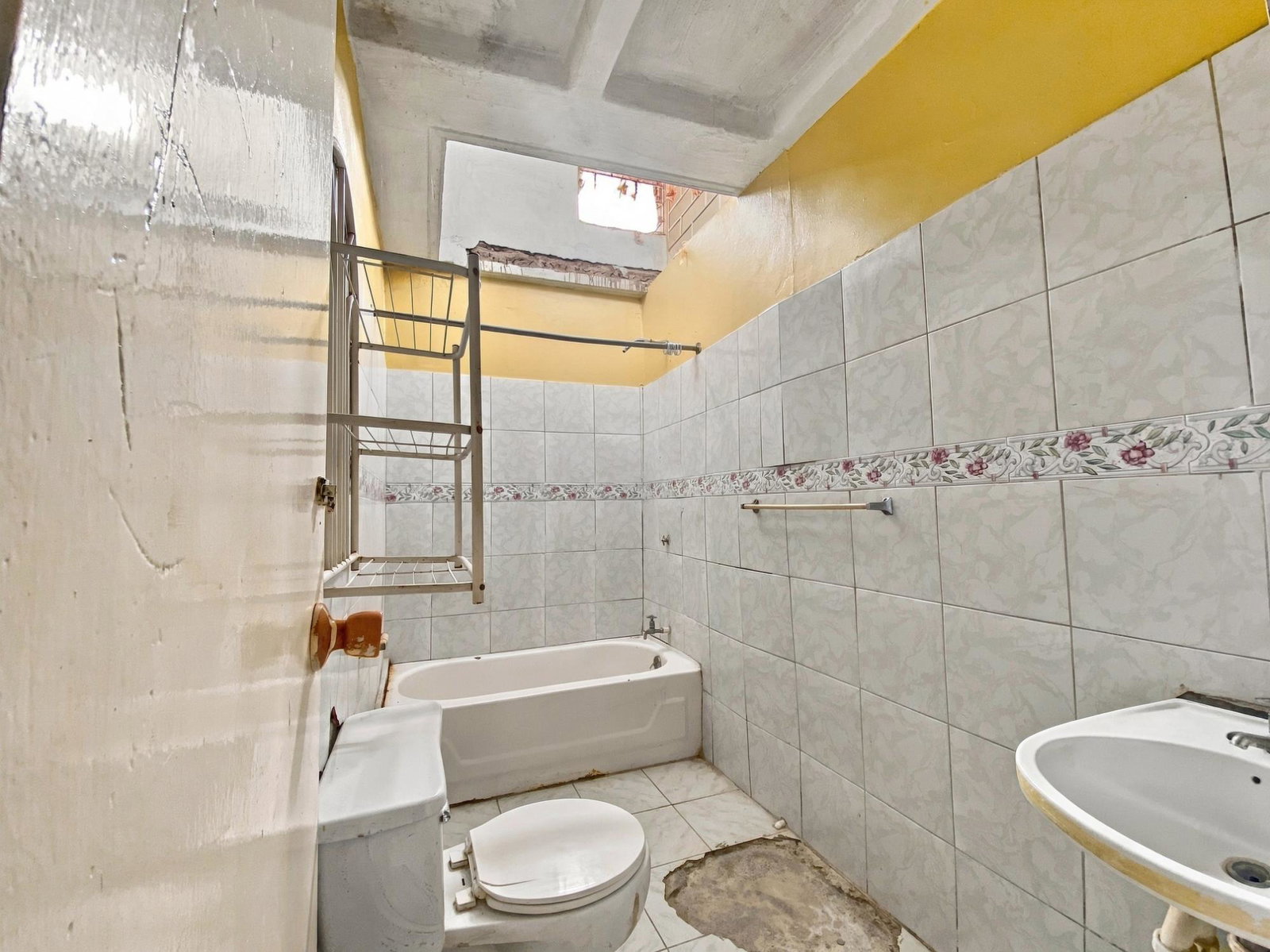 Tenth image of 5 Daffodil Avenue, Eltham p in Spanish Town, St. Catherine, Jamaica - property is For Sale