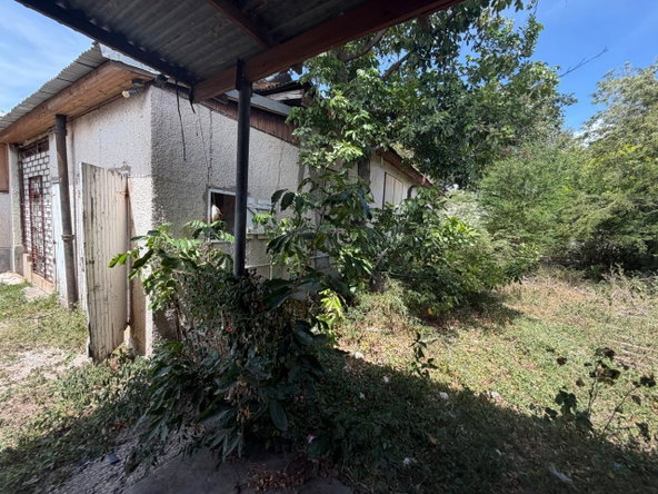 Ninth image of 15 Balmoral Avenue in Kingston 10, St. Andrew, Jamaica - property is For Rent