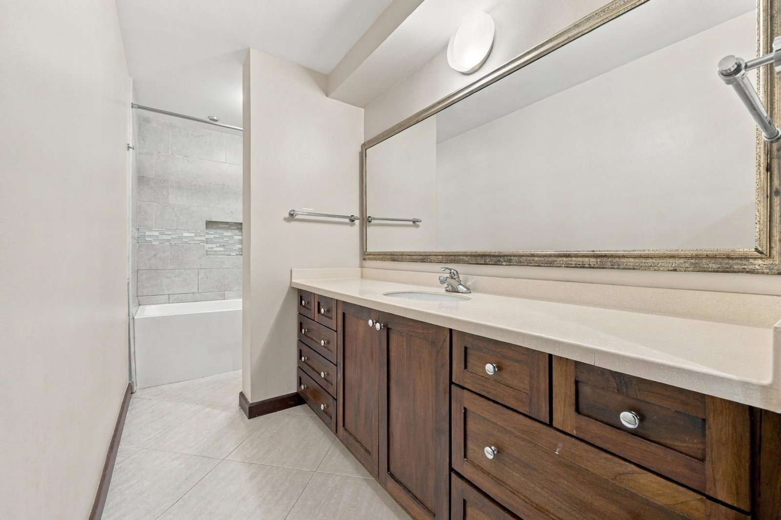 Tenth image of 7e-17 Manor Park Drive in Kingston 8, St. Andrew, Jamaica - property is For Sale
