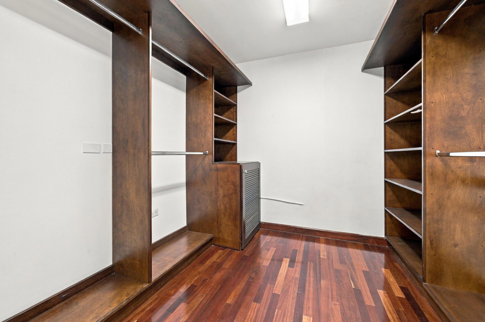 Thirteenth image of 7e-17 Manor Park Drive in Kingston 8, St. Andrew, Jamaica - property is For Sale