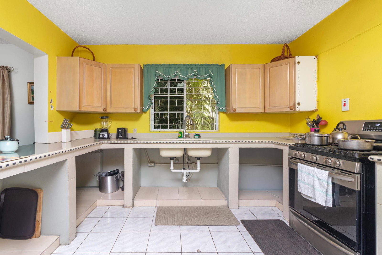 Thirteenth image of Widcombe Road in Kingston 6, St. Andrew, Jamaica - property is For Sale