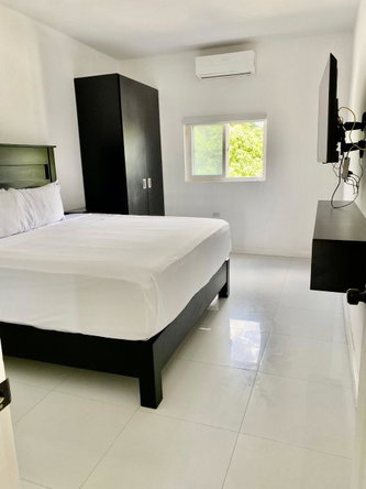 Eleventh image of 28 Wakefield Crescent, Kings in Kingston 10, St. Andrew, Jamaica - property is For Sale