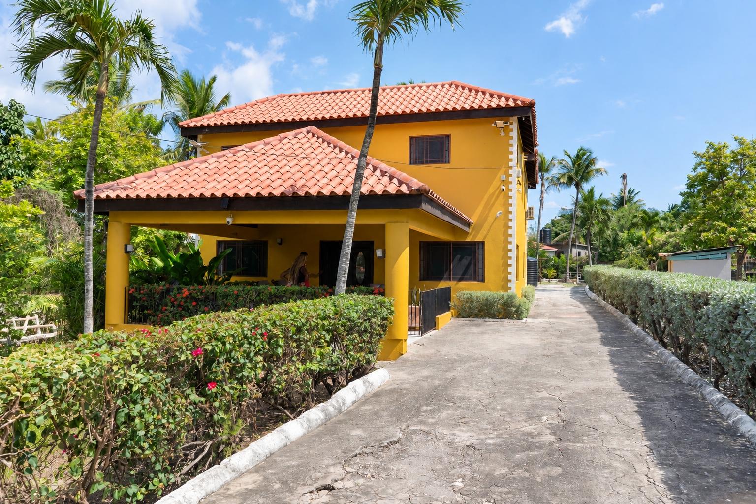 Second image of 95 Circle Drive, Glenmuir he in May Pen, Clarendon, Jamaica - property is For Sale