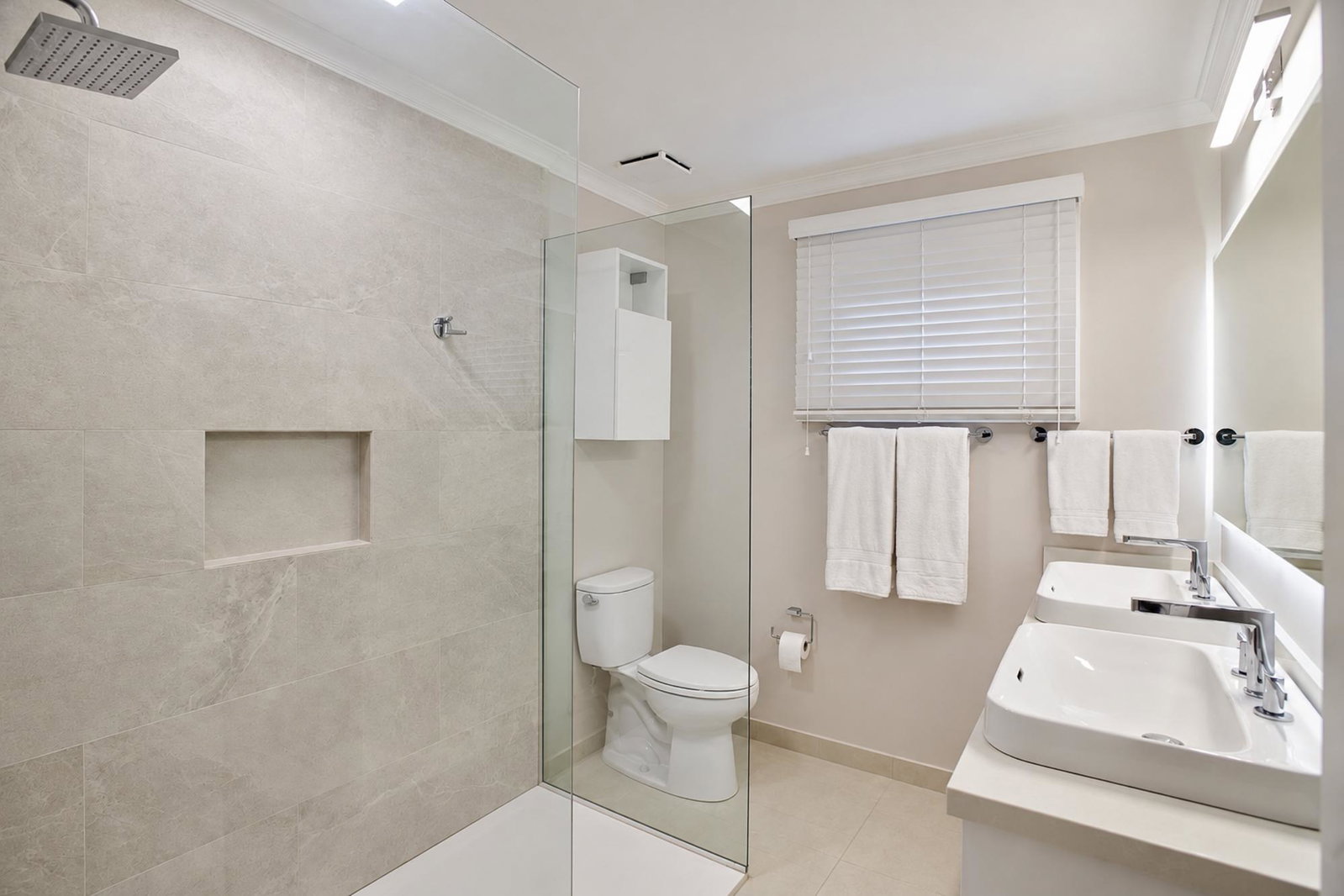 Twelfth image of 4a-16 Garden Close in Kingston 8, St. Andrew, Jamaica - property is For Rent