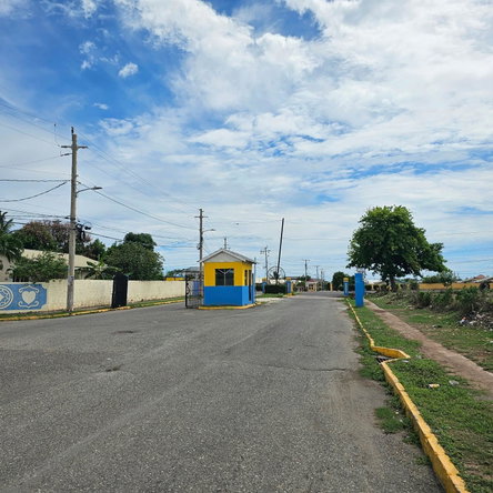 Seventh image of 335 Bluequit Circle in Old Harbour, St. Catherine, Jamaica - property is For Sale