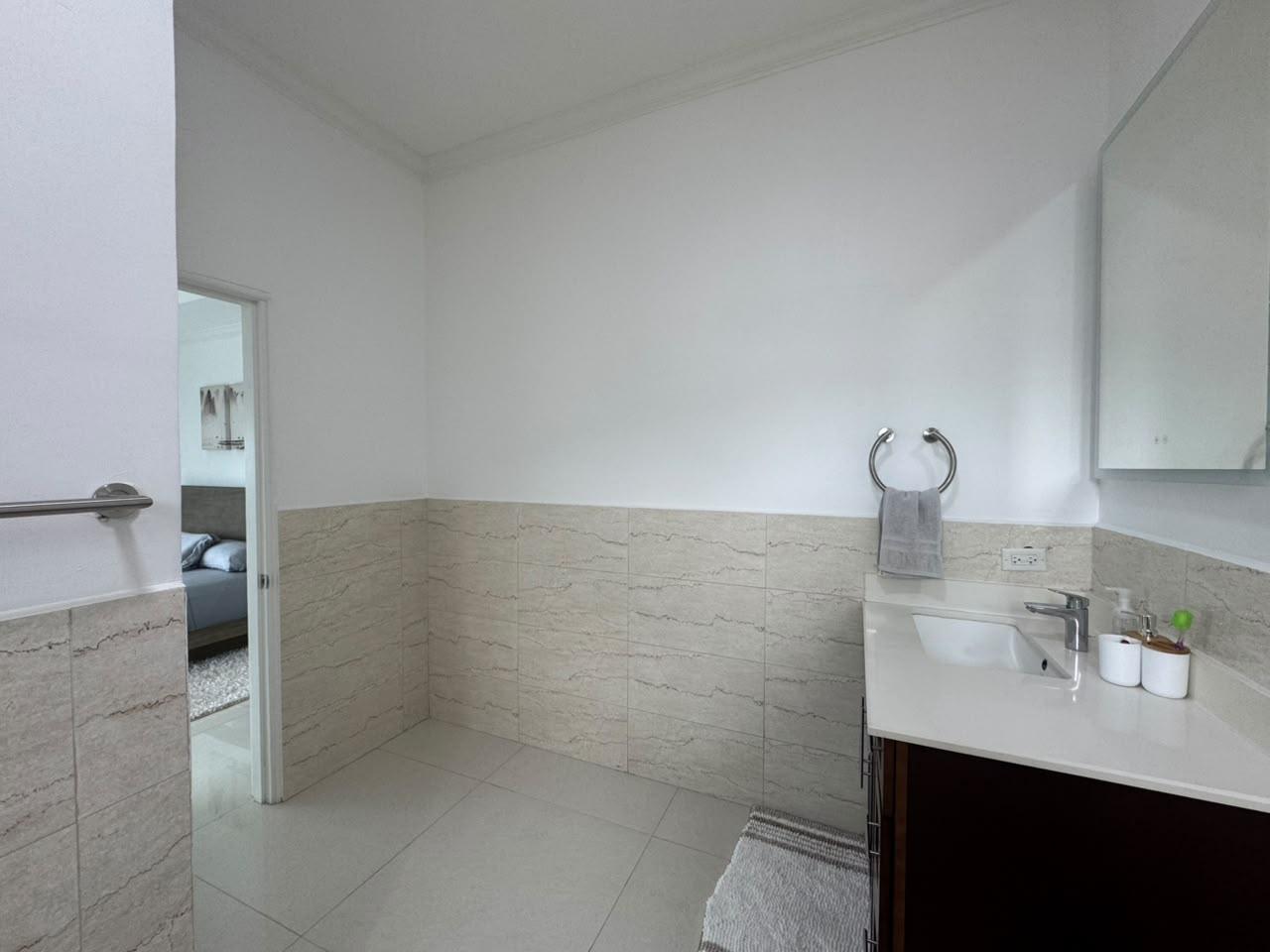 Fourteenth image of 4b-10 Russell Heights in Kingston 6, St. Andrew, Jamaica - property is For Rent