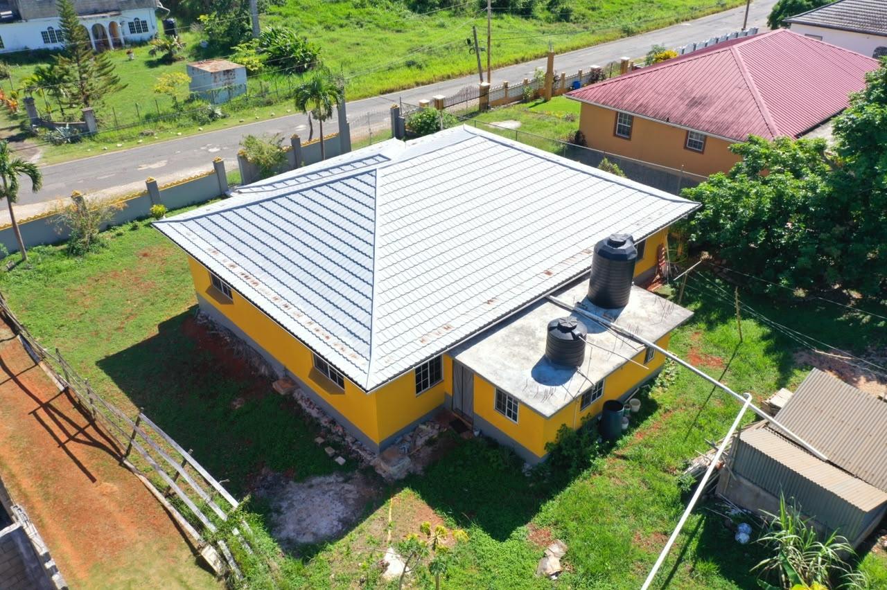Tenth image of 41c Sunset Drive (boulevard) in Knockpatirck, Manchester, Jamaica - property is For Rent