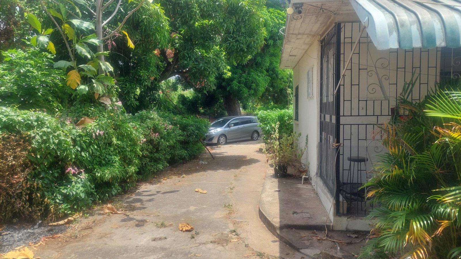 Second image of 37-border Ave Havendale, Kingston 19.st in Kingston 19, St. Andrew, Jamaica - property is For Sale