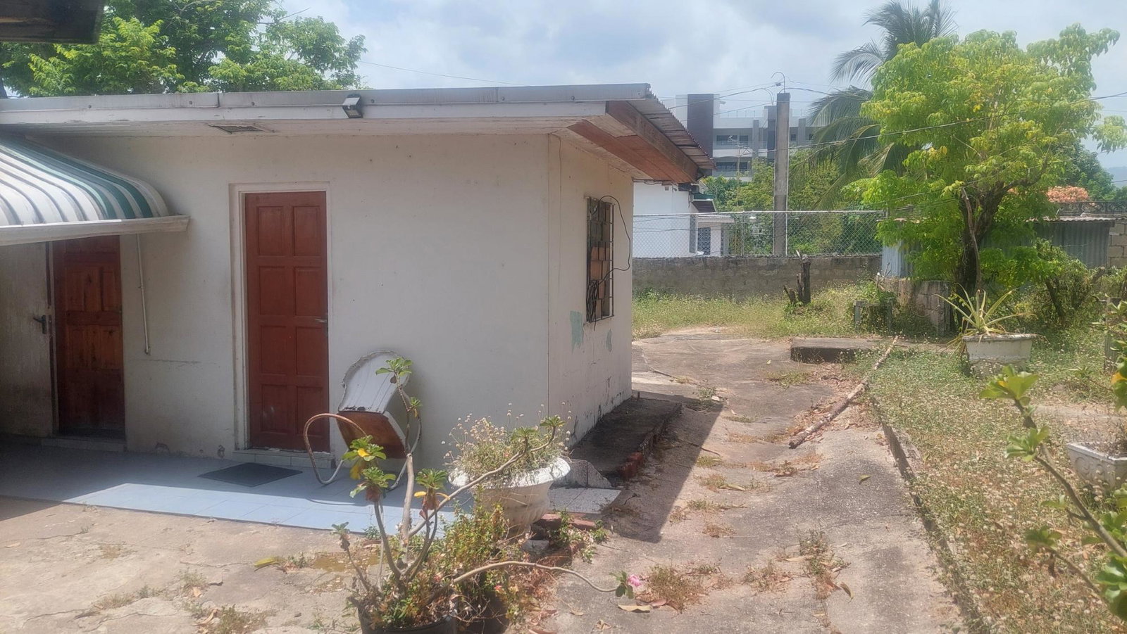 Seventh image of 37-border Ave Havendale, Kingston 19.st in Kingston 19, St. Andrew, Jamaica - property is For Sale