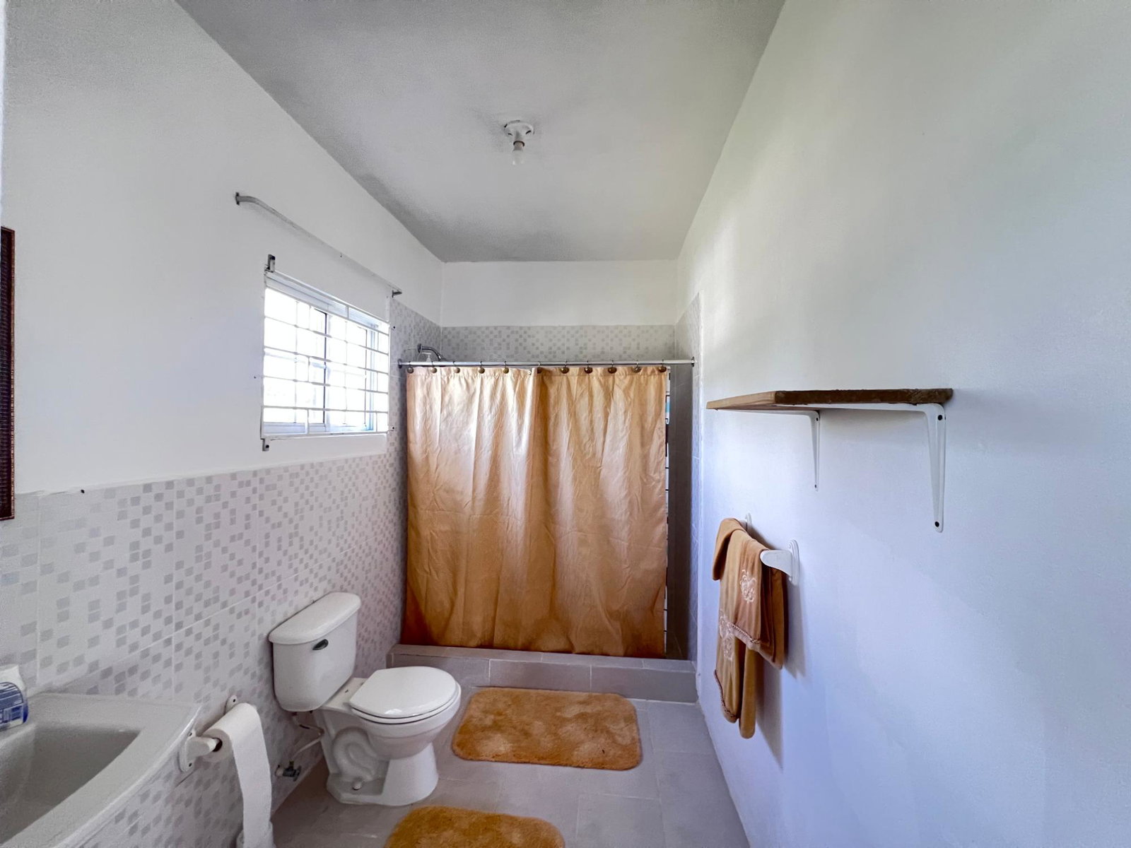 Fifth image of 6 Vale Royal in Duncans, Trelawny, Jamaica - property is For Rent