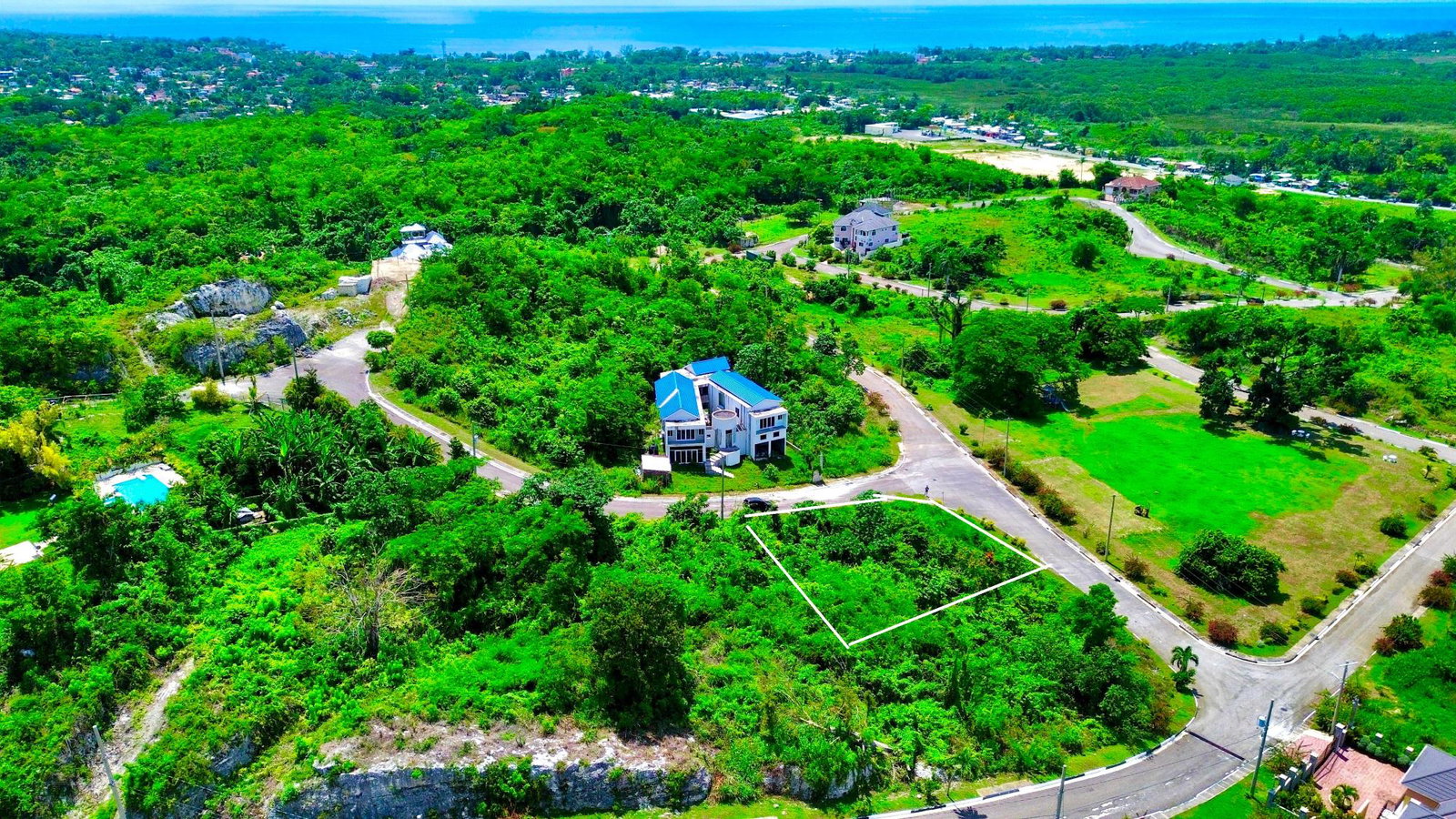 Seventh image of 104 Negril Estates in Negril, Westmoreland, Jamaica - property is For Sale