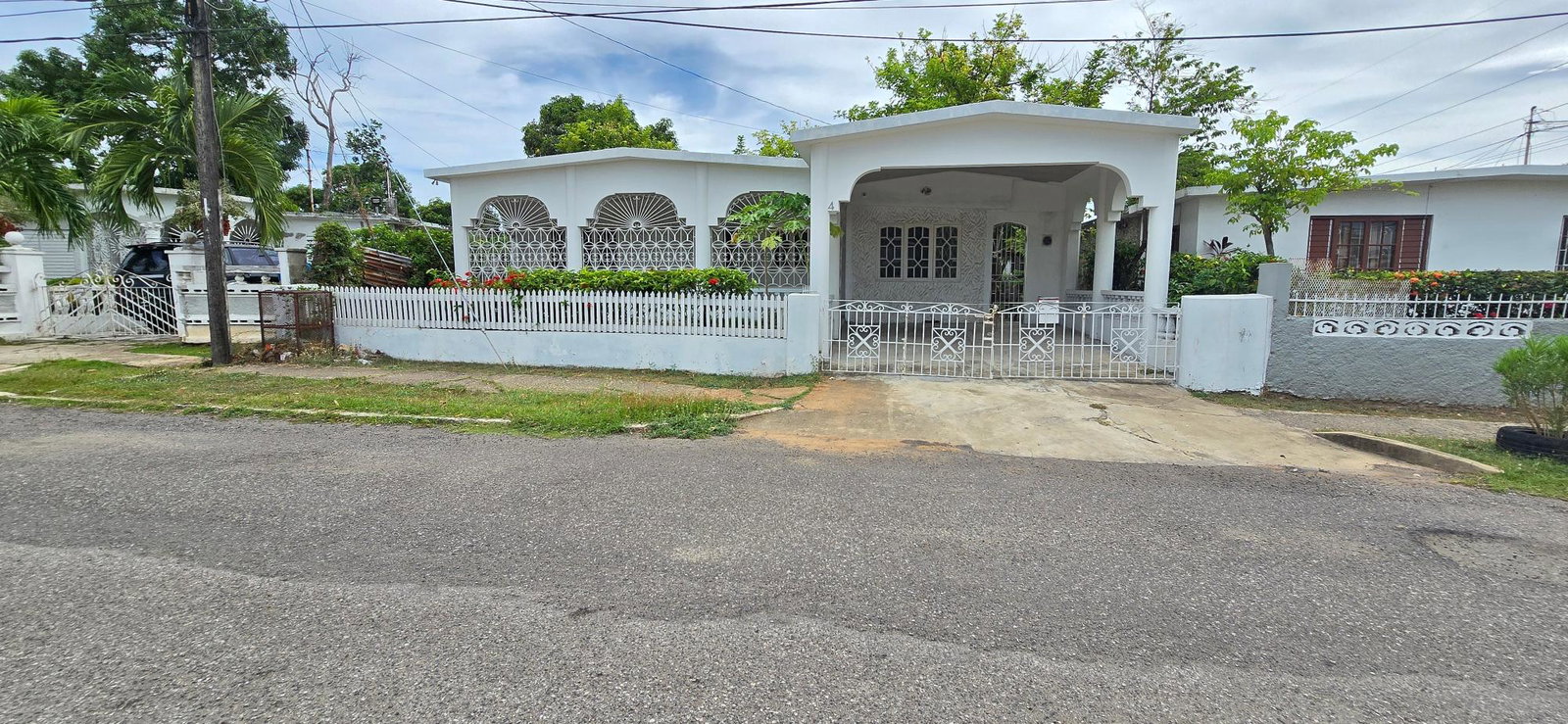 Fifth image of 4 Braemar Avenue in Ensom City, St. Catherine, Jamaica - property is For Sale