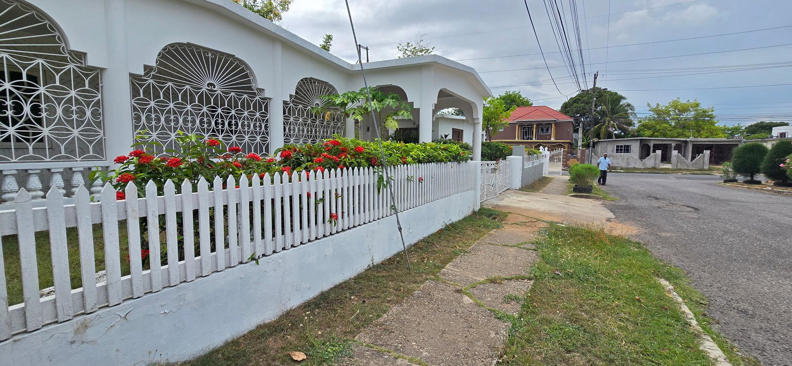 Seventh image of 4 Braemar Avenue in Ensom City, St. Catherine, Jamaica - property is For Sale