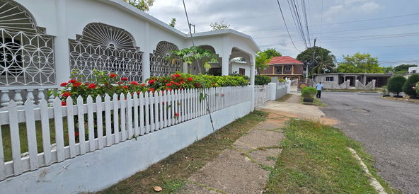 Seventh image of 4 Braemar Avenue in Ensom City, St. Catherine, Jamaica - property is For Sale
