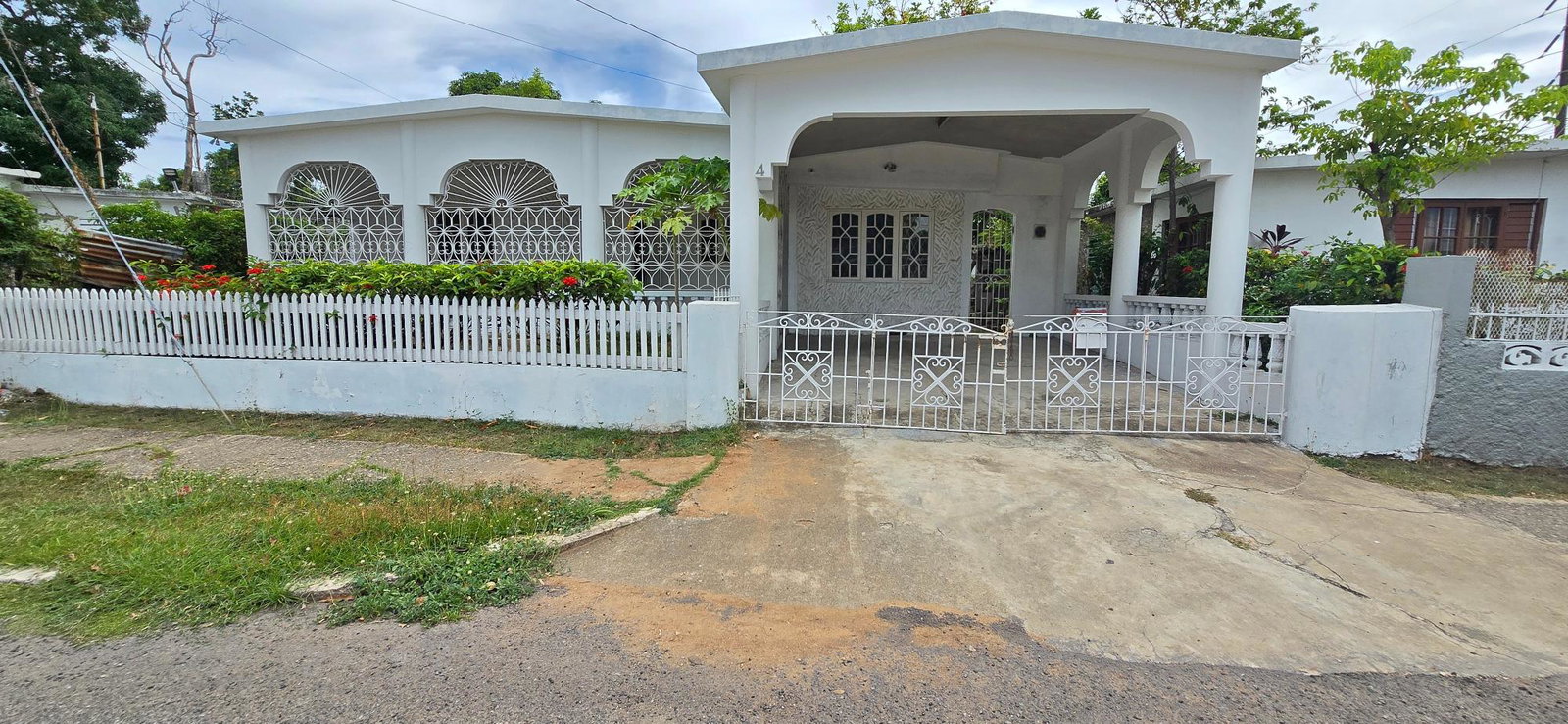 Eighth image of 4 Braemar Avenue in Ensom City, St. Catherine, Jamaica - property is For Sale