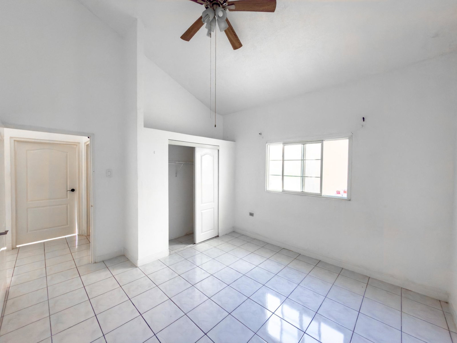 Seventh image of Caribbean Estate,portmore in Caribbean Estates, St. Catherine, Jamaica - property is For Sale