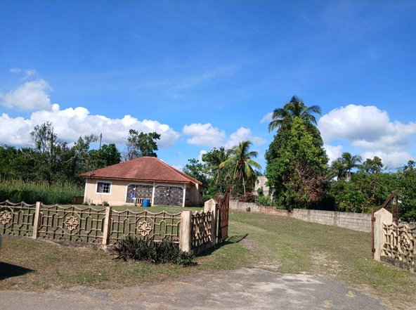 First image of Byndloss in Linstead, St. Catherine, Jamaica - property is For Sale