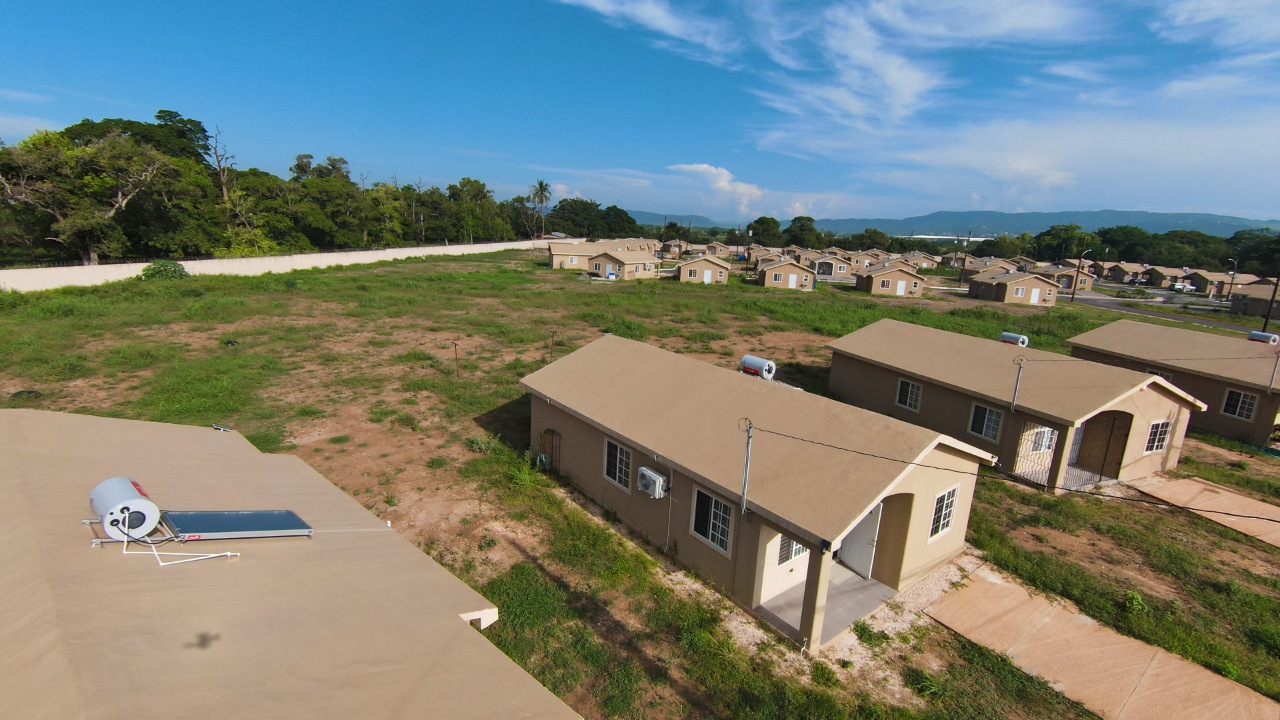 Fifth image of 1617 Phoneix Park Village ph 5 in Phoenix Park, St. Catherine, Jamaica - property is For Sale