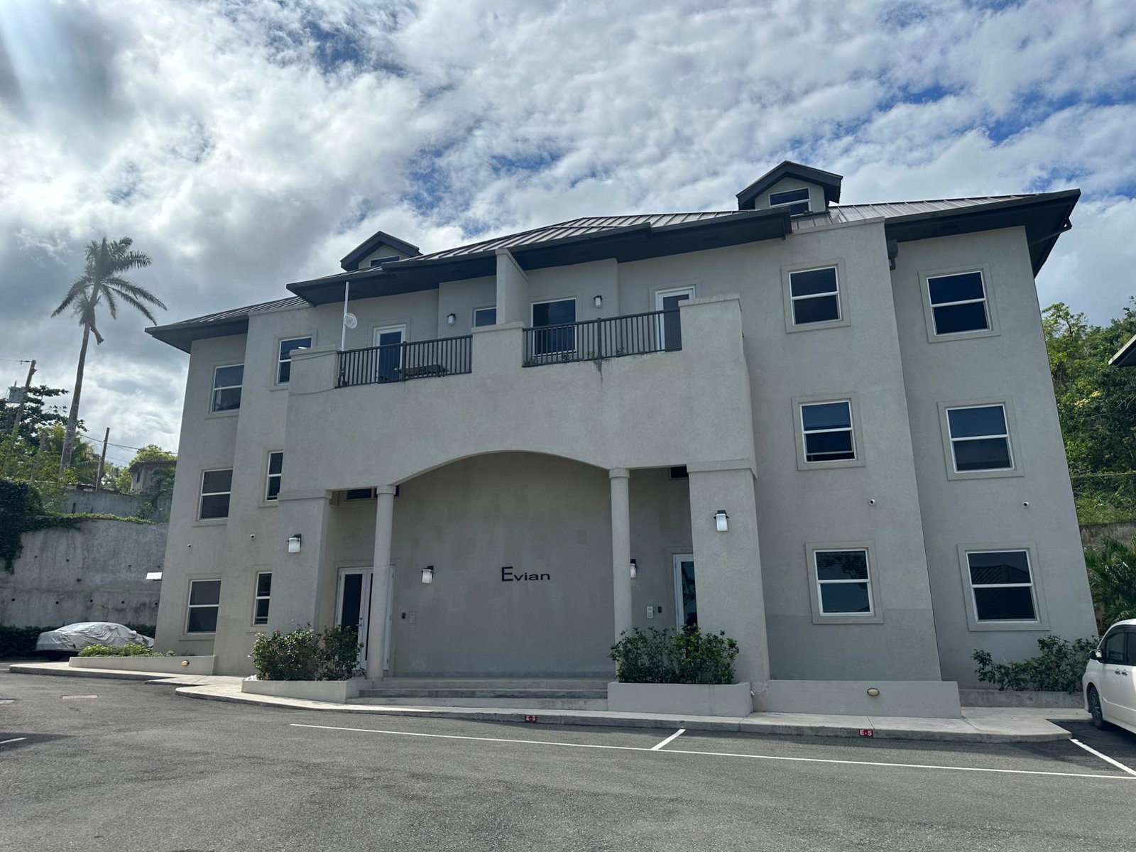 Ninth image of E5- Ocean Springs in Reading, St. James, Jamaica - property is For Sale