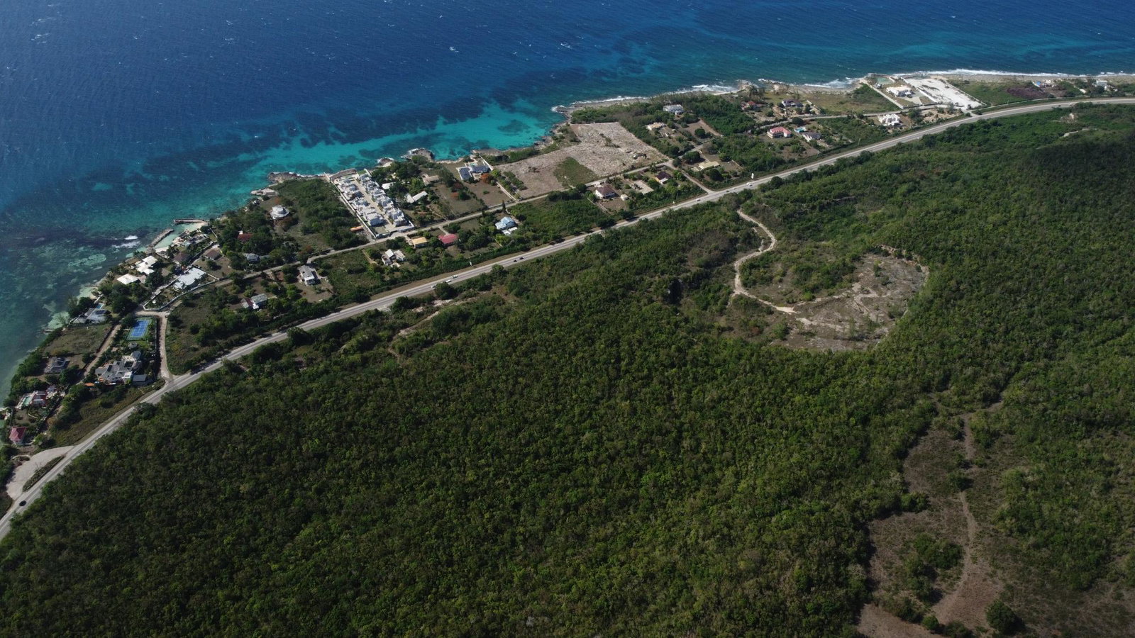 Seventh image of 3- Queen's Highway Bengal in Red Valley, St. Ann, Jamaica - property is For Sale