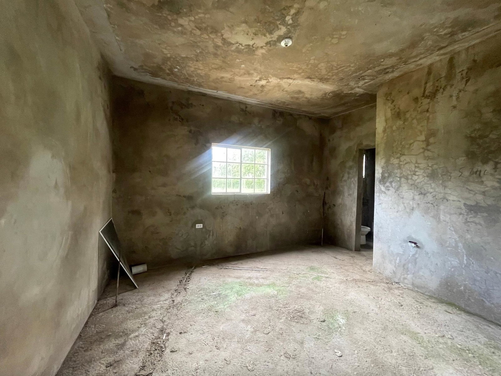 Seventeenth image of 2 Knollis, Bog Walk in Bog Walk, St. Catherine, Jamaica - property is For Sale