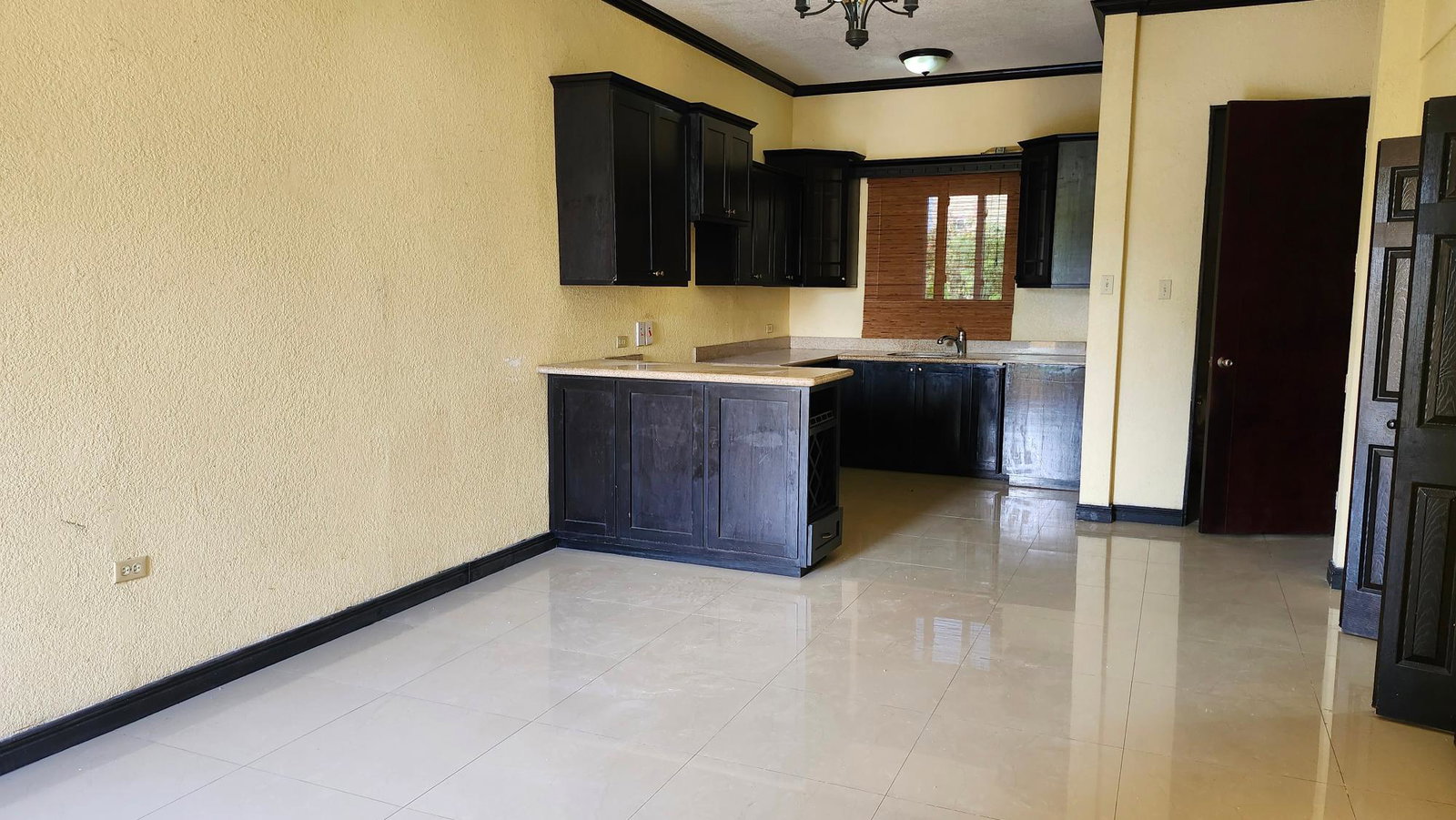 Twelfth image of 11-8 Washington Drive, Kgn 10 in Kingston 10, St. Andrew, Jamaica - property is For Sale