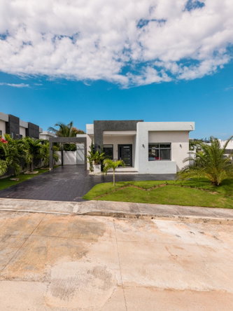 Fifth image of 126- South Beach Boulevard in Ocho Rios, St. Ann, Jamaica - property is For Sale
