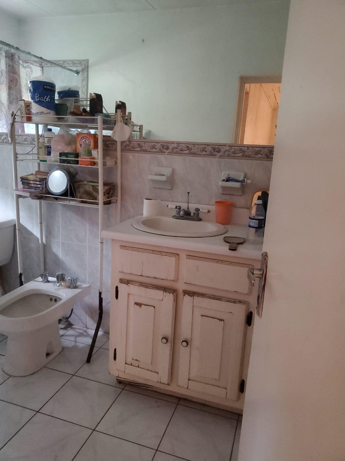 Tenth image of 14 Laurel Drive, Molynes Gdn in Kingston 10, St. Andrew, Jamaica - property is For Sale