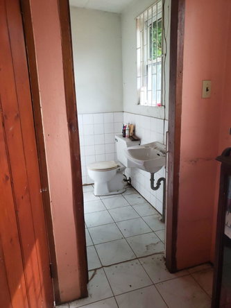 Fifteenth image of 14 Laurel Drive, Molynes Gdn in Kingston 10, St. Andrew, Jamaica - property is For Sale