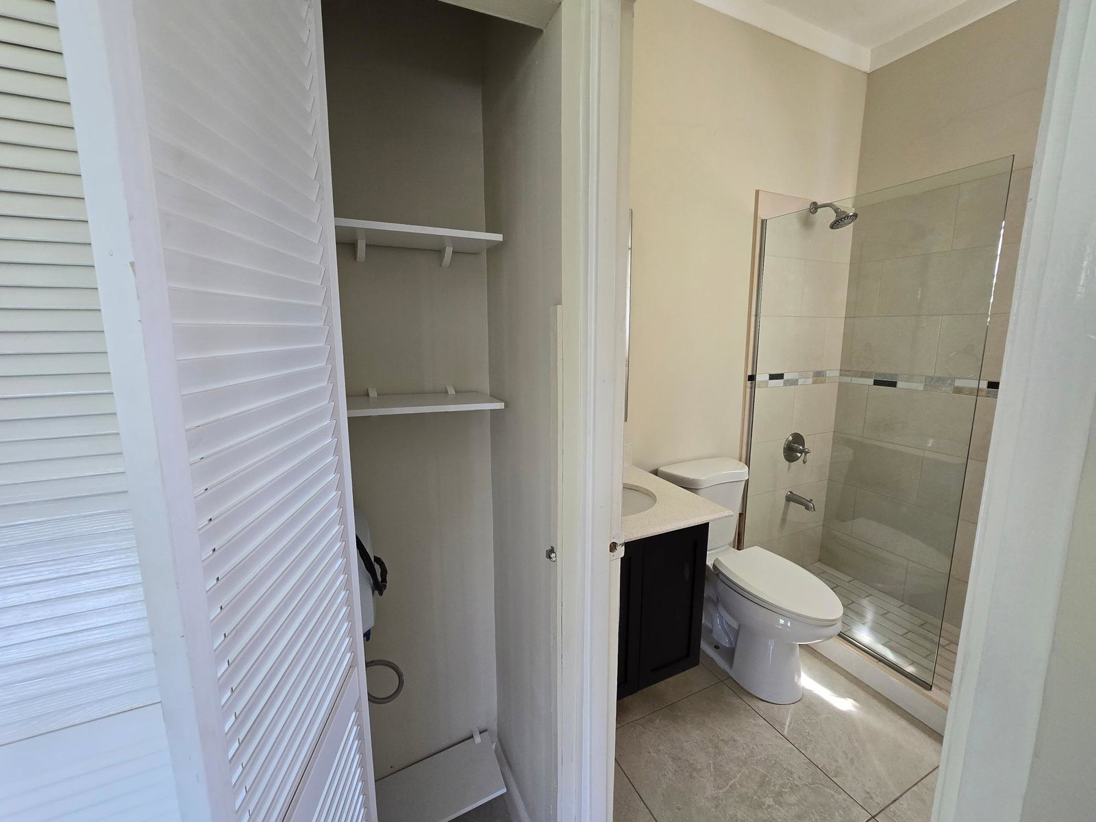 Ninth image of b 209-1 Queensbury Drive in Kingston 19, St. Andrew, Jamaica - property is For Rent
