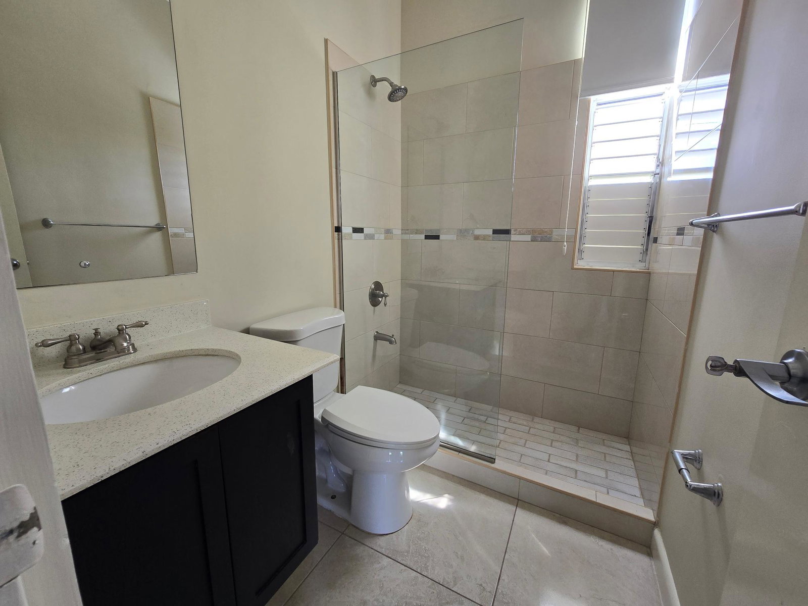 Tenth image of b 209-1 Queensbury Drive in Kingston 19, St. Andrew, Jamaica - property is For Rent