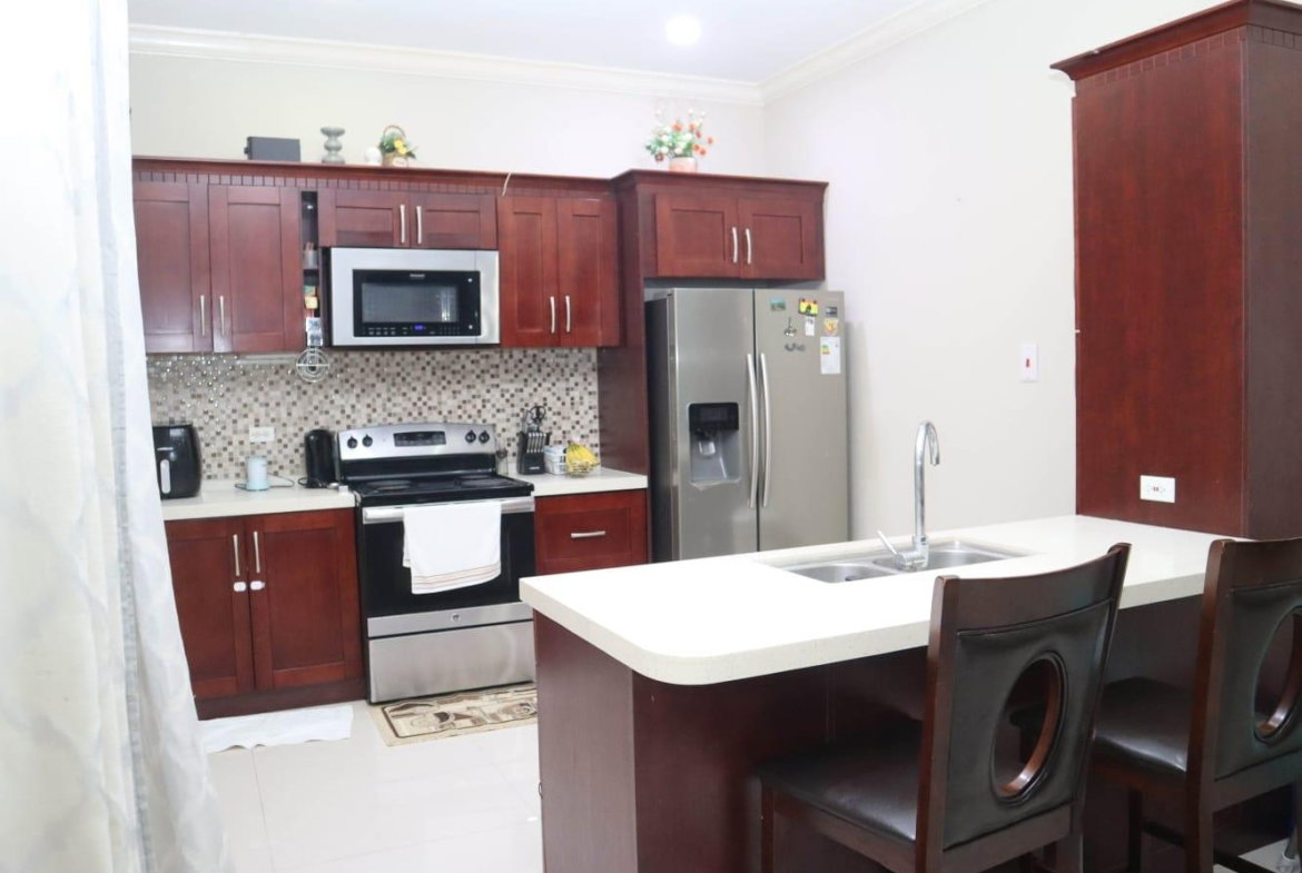 Thirteenth image of 3-19 Sunrise Drive, Kingston 1 in Kingston 19, St. Andrew, Jamaica - property is For Rent