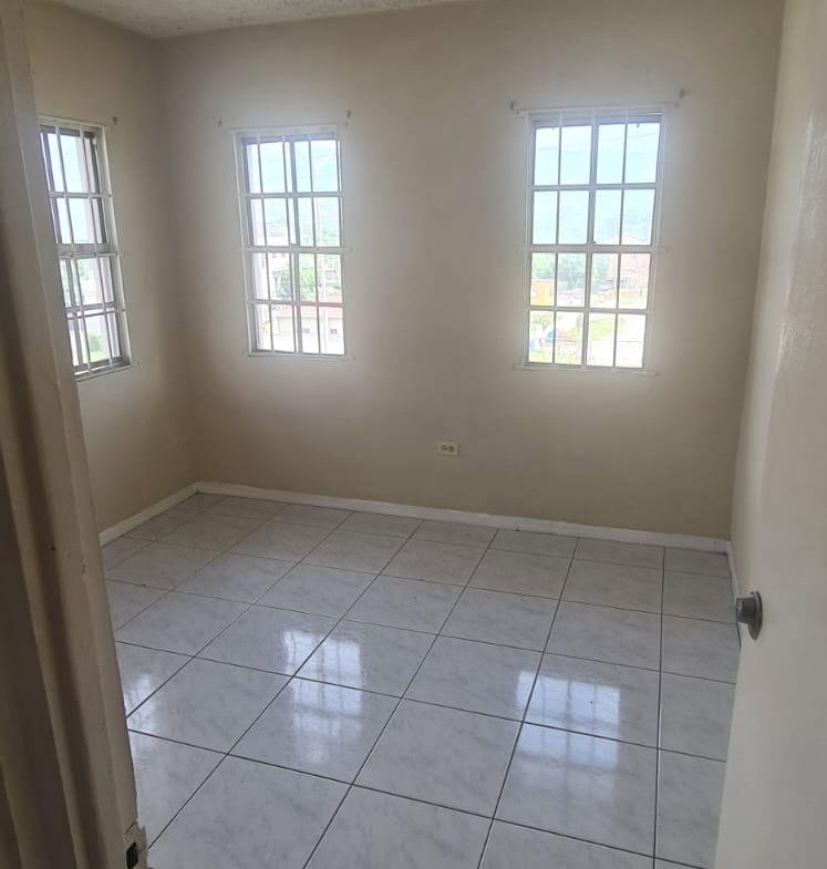 Eleventh image of 11e-2 Gilmour Drive in KINGSTON, Kingston, Jamaica - property is For Sale